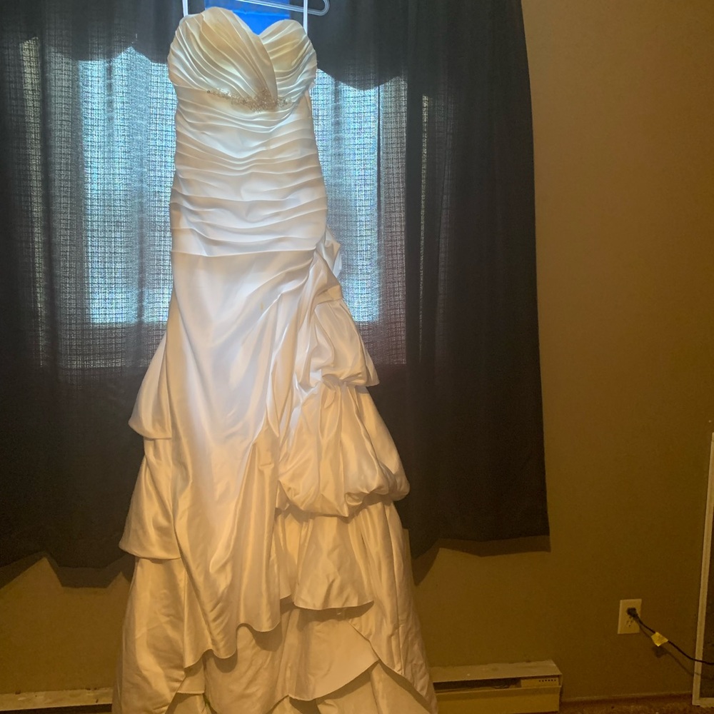 Cassidy Sara wedding dress